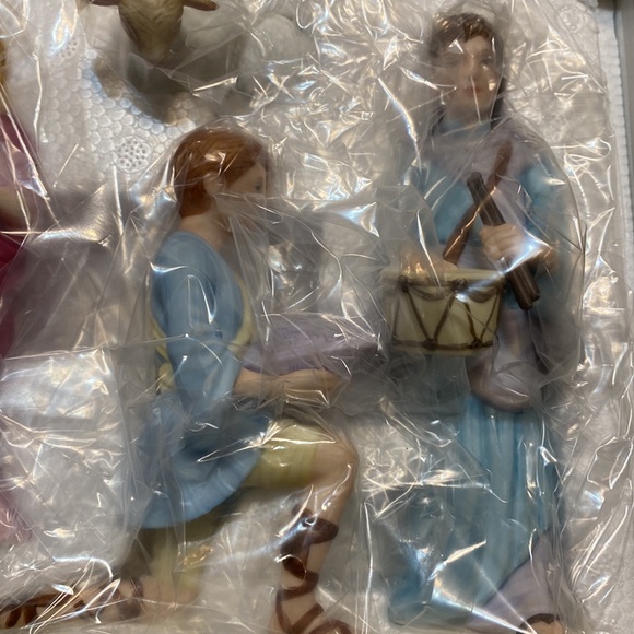 Lenox Renaissance Nativity.  Ren. Children of Bethlehem - Picture 4 of 7